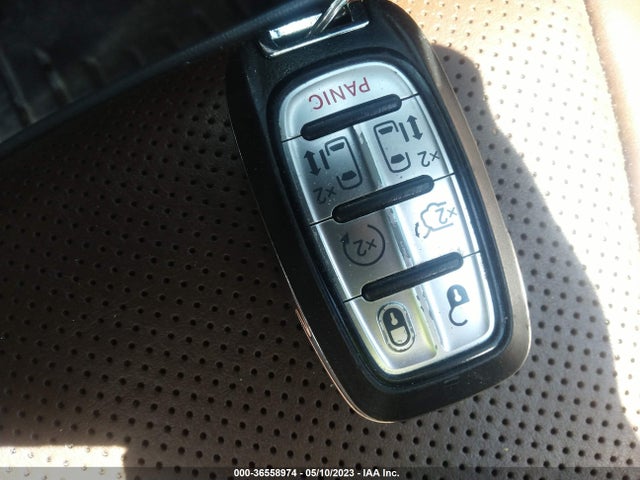 Chrysler Pacifica Limited 2017 2C4RC1GG8HR530788 Image 3