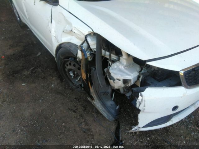 3KPFK4A78HE011757 KIA FORTE LX