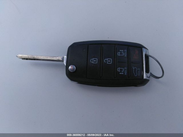 KNDMB5C15G6089214 KIA SEDONA LX