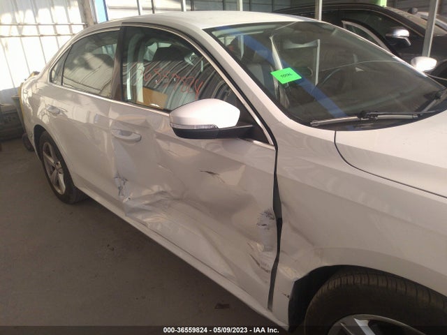 2013 VOLKSWAGEN PASSAT SE VIN: 1VWBP7A33DC034375