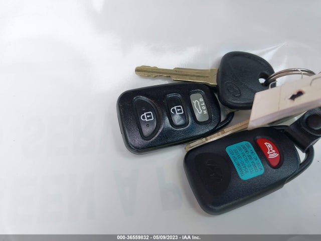 2013 HYUNDAI ELANTRA GLS VIN: 5NPDH4AE1DH292424