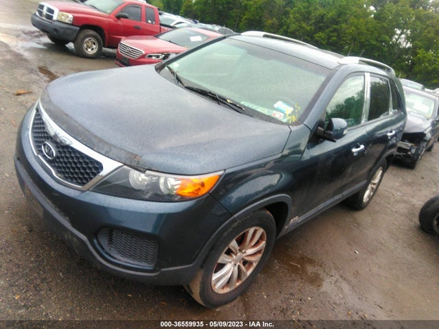 2011 KIA SORENTO LX VIN: 5XYKTDA28BG101968