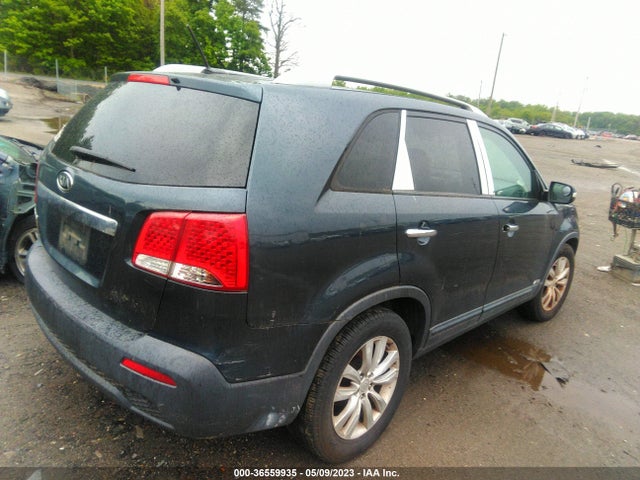 2011 KIA SORENTO LX VIN: 5XYKTDA28BG101968