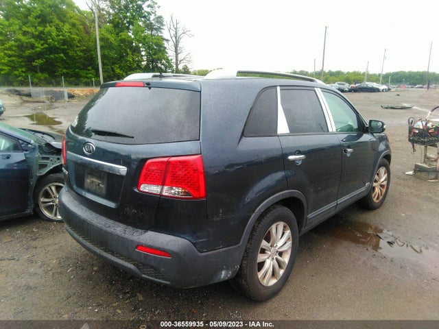 2011 KIA SORENTO LX VIN: 5XYKTDA28BG101968