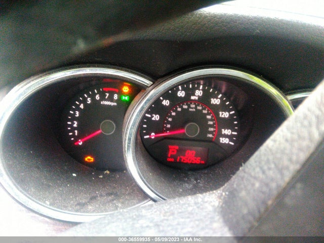 2011 KIA SORENTO LX VIN: 5XYKTDA28BG101968