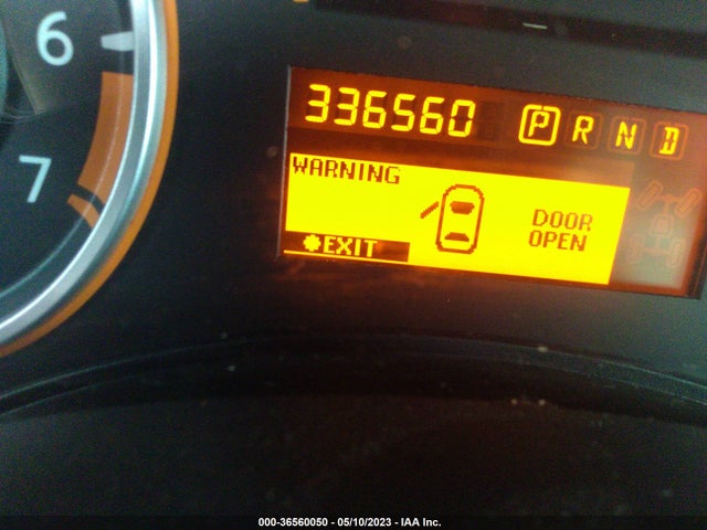 2011 NISSAN ARMADA SV VIN: 5N1BA0ND2BN615586