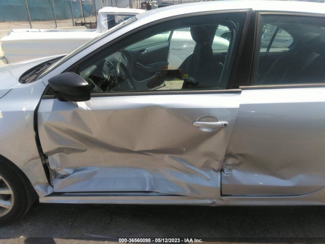 3VWD17AJ3FM211081 Volkswagen Jetta Sedan 1.8t Se