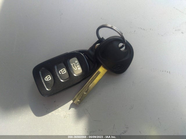 2013 HYUNDAI VELOSTER W/BLACK INT VIN: KMHTC6AD0DU156168