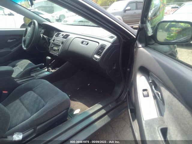 2002 HONDA ACCORD CPE SE VIN: 1HGCG32282A035179