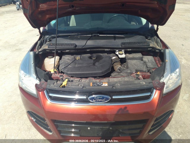 1FMCU9J91FUB17067 Ford Escape Titanium