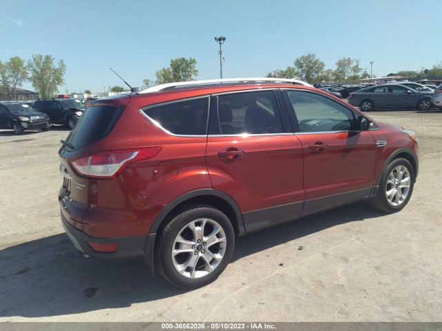 1FMCU9J91FUB17067 Ford Escape Titanium