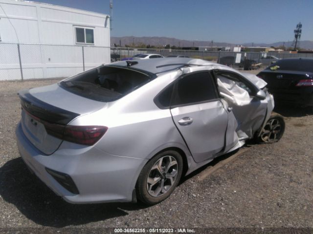 3KPF24AD4ME388067 KIA Forte Lxs