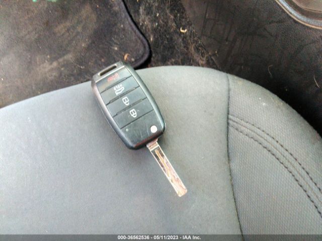 KNAGM4A75F5570185 KIA Optima Lx