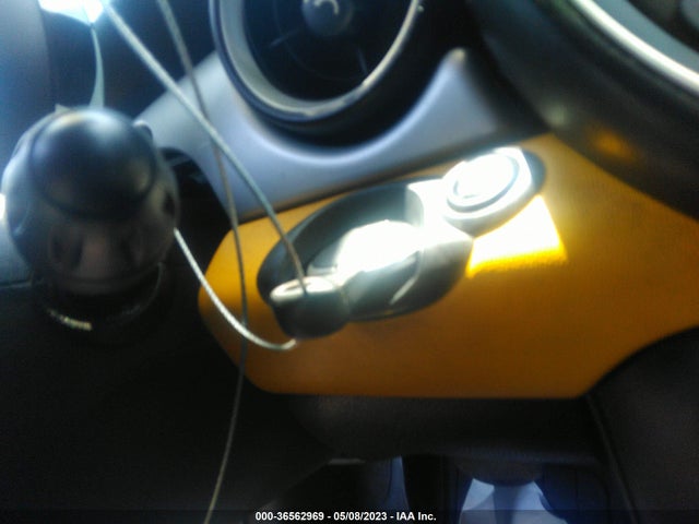 2008 MINI COOPER HARDTOP VIN: WMWMF33508TT66461