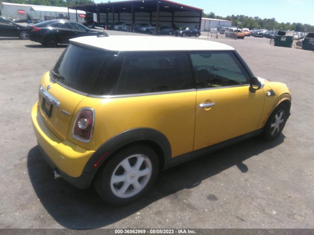 2008 MINI COOPER HARDTOP VIN: WMWMF33508TT66461