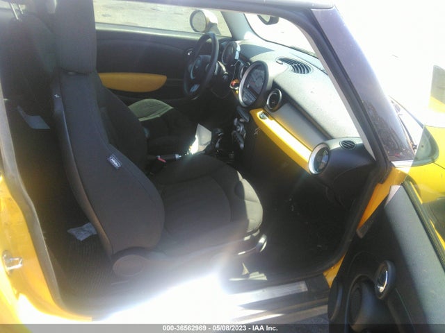 2008 MINI COOPER HARDTOP VIN: WMWMF33508TT66461