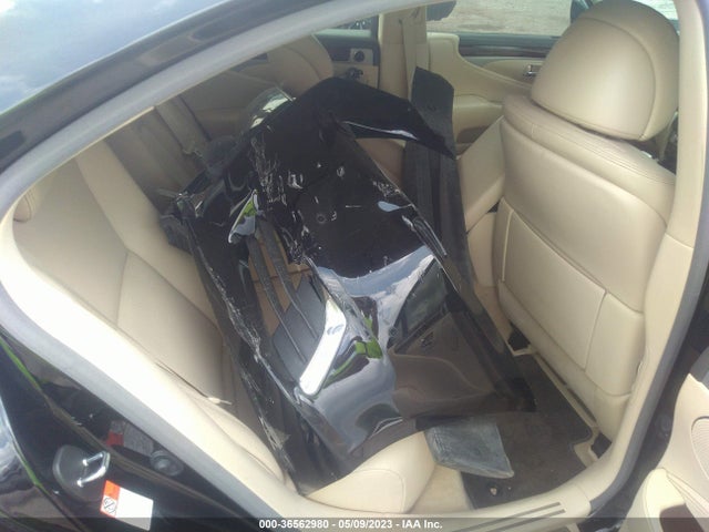 Lexus LS 460 2016 JTHCL5EF5G5027348 Image 8