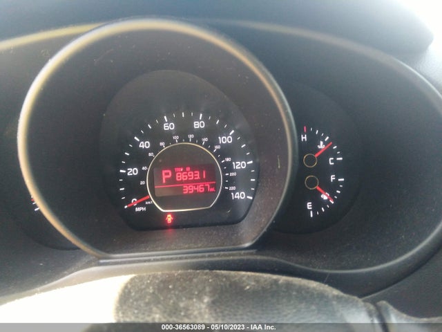 KIA SOUL + 2017 KNDJP3A55H7502646 Image 8