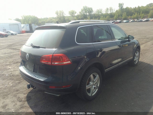 2014 Volkswagen Touareg, VIN: WVGEP9BP0ED003220