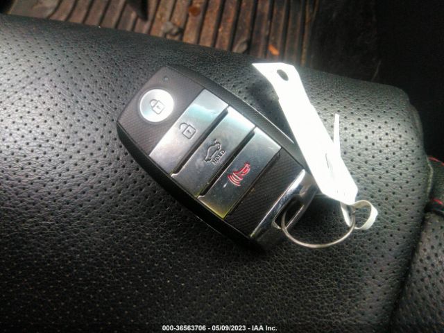 5XXGW4L27JG227610 KIA OPTIMA SX