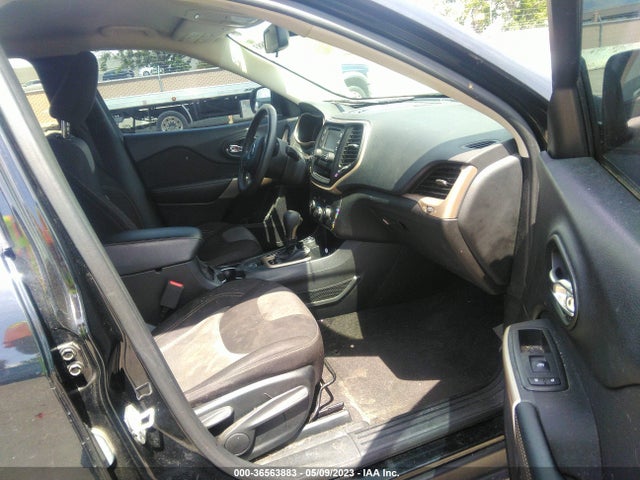 1C4PJMCX4JD578687 Jeep Cherokee Latitude