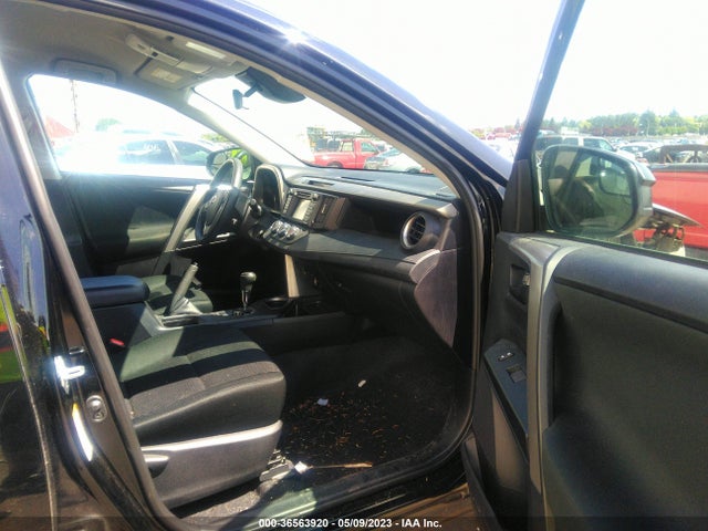 Toyota RAV4 LE 2018 2T3BFREV5JW780350 Image 6