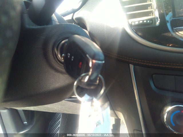 Chevrolet TRAX LS 2020 3GNCJKSB1LL122904 Image 11