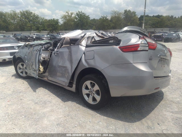Toyota SIENNA LE 2018 5TDKZ3DC2JS943400 Image 3
