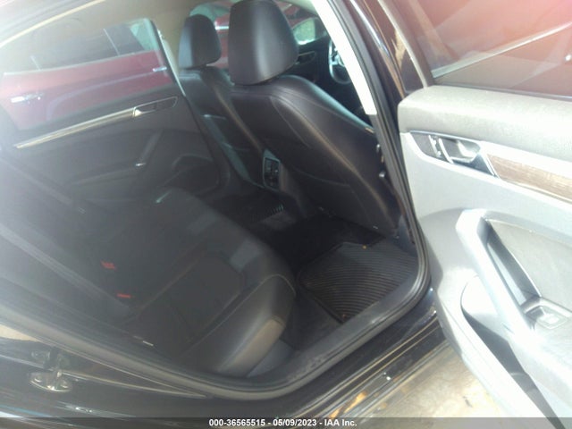 1VWBT7A32HC016077 Volkswagen Passat 1.8t Se