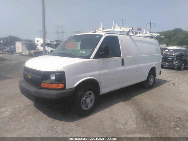 Chevrolet EXPRESS CARGO VAN 2015 1GCWGFCF7F1153633 Image 2