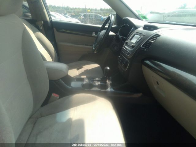 5XYKTCA63FG597295 KIA SORENTO LX