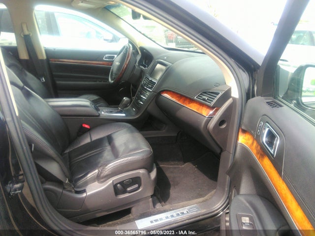 2014 Lincoln MKT, VIN: 2LMHJ5AT4EBL58438