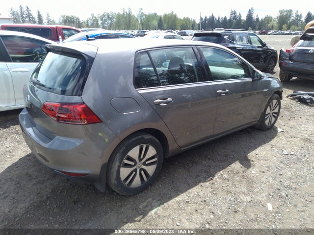 WVWKP7AU5GW916999 Volkswagen E-golf Se