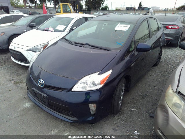 Toyota Prius Four 2015 JTDKN3DUXF0481988 Image 2