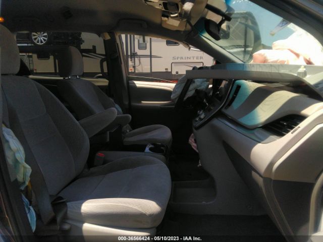 5TDKK3DC6FS627607 Toyota SIENNA LE