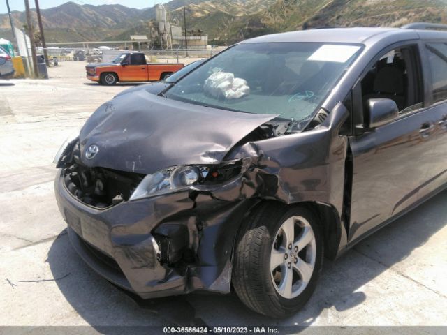 5TDKK3DC6FS627607 Toyota SIENNA LE