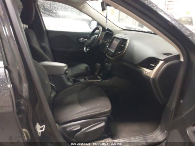 1C4PJMCB7FW726332 Jeep Cherokee Latitude