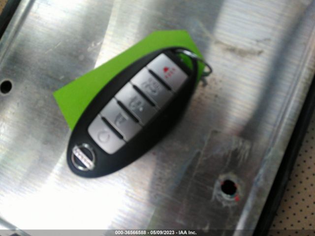 5N1AT2MV9HC748250 Nissan Rogue Sl