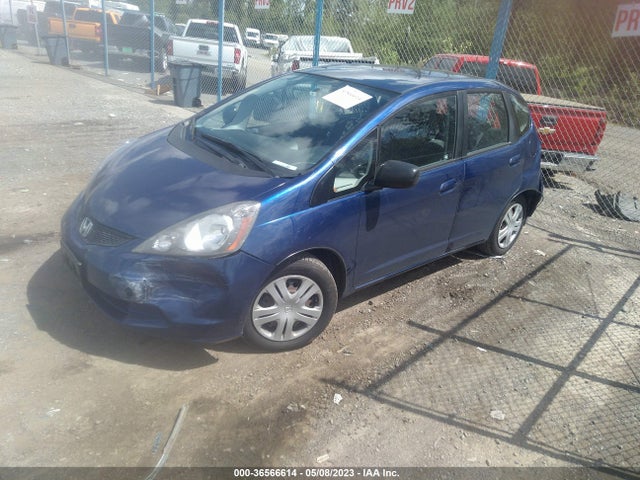 2011 HONDA FIT VIN: JHMGE8H31BC020142