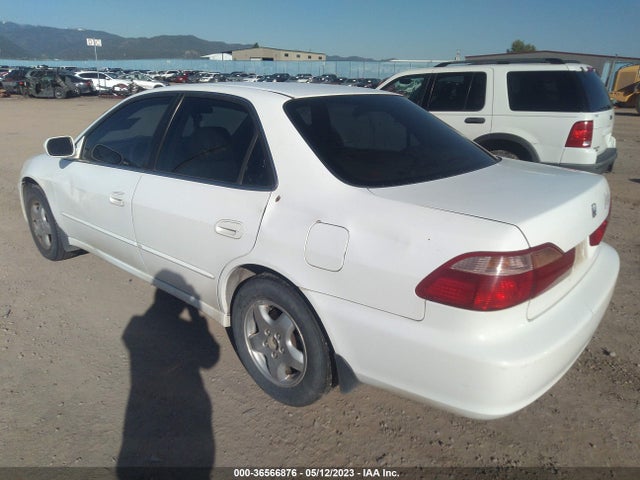 2000 HONDA ACCORD SDN EX W/LEATHER VIN: 1HGCG1658YA016262