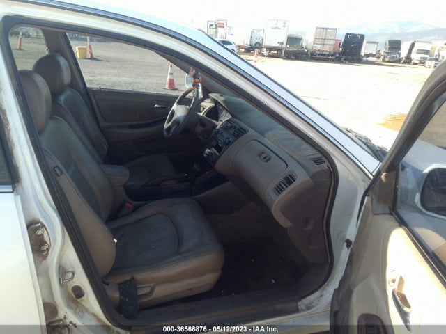2000 HONDA ACCORD SDN EX W/LEATHER VIN: 1HGCG1658YA016262