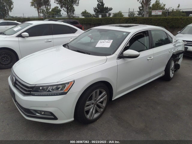 1VWBA7A32JC033585 Volkswagen Passat 2.0t Se