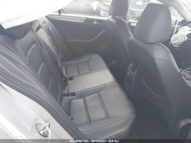 3VWD17AJ7FM330140 Volkswagen Jetta Sedan 1.8t Se