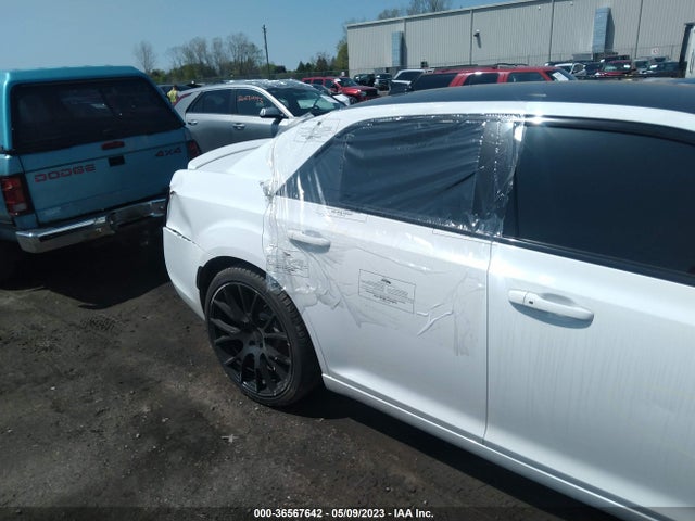 2C3CCABG4GH234057 Chrysler 300 300s