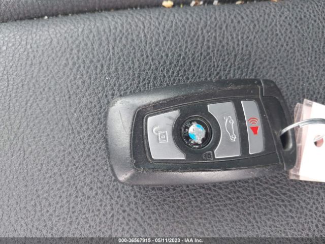 WBA8E1G30HNU17883 BMW 3 Series 320i