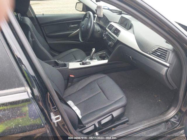 WBA8E1G30HNU17883 BMW 3 Series 320i