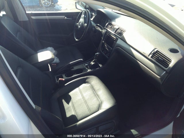 1VWAT7A33FC110607 Volkswagen Passat 1.8t Limited Edition