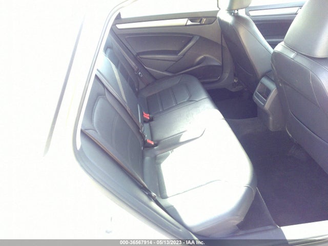 1VWAT7A33FC110607 Volkswagen Passat 1.8t Limited Edition