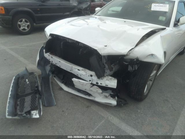 2C3CDXHG8EH303286 Dodge Charger Sxt