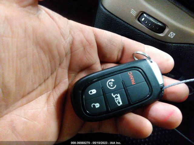 1C4PJLCB4HW607795 Jeep Cherokee Latitude